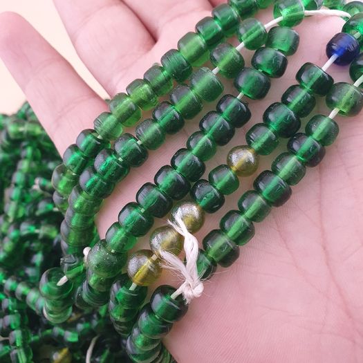 Vintage African style Green Glass Beads Necklace 24 inches