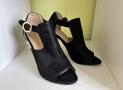 Hills sandals
