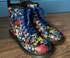 Dr Martens 1460 Vintage Floral Boots UK 2
