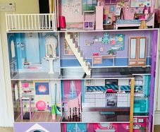Barbie dream house, Doll house