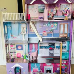 Barbie dream house, Doll house