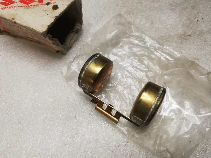 Suzuki GP100 Carb Float 13252-39110