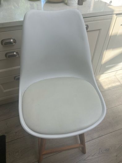kitchen stools Nordic style x 6. Faux leather white/wood