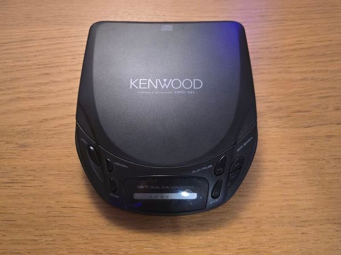 Kenwood DPC-141 portable cd player
