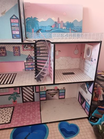 LOL House and accessories