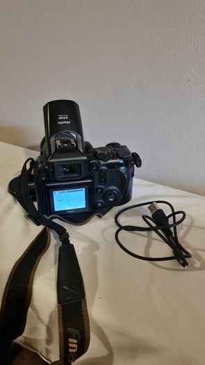 FinePix S9500 Digital camera with camera bag