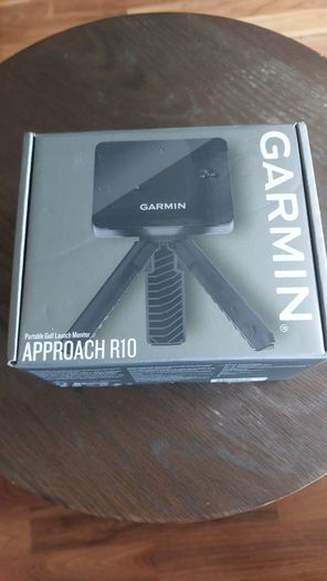 Garmin Approach R10 - Portable Launch Monitor