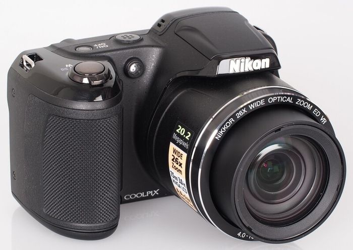Nikon Coolpix L330,20 megapixels,good condition, comes with batteries and 16 GB memory card