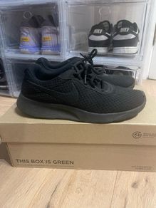 Nike Tanjun