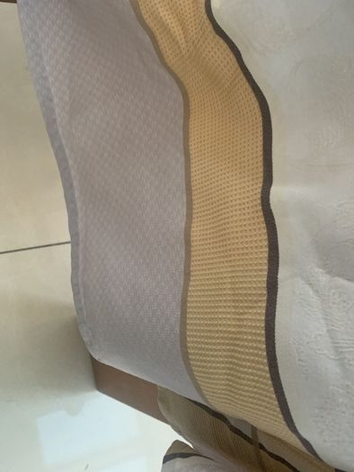 Jacquard Paris tablecloth and 8 napkins