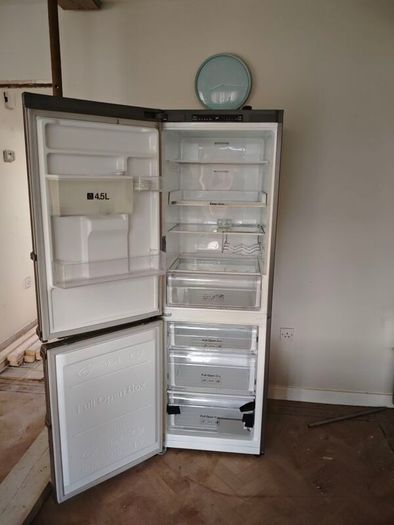Fridge freezer