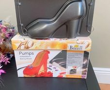 Shoe cake mould