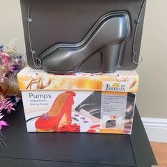 Shoe cake mould