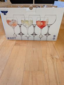 balloon gin glasses