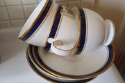 New Wedgwood 4 Seasons Navy &amp; Gold Cups &amp; Saucers