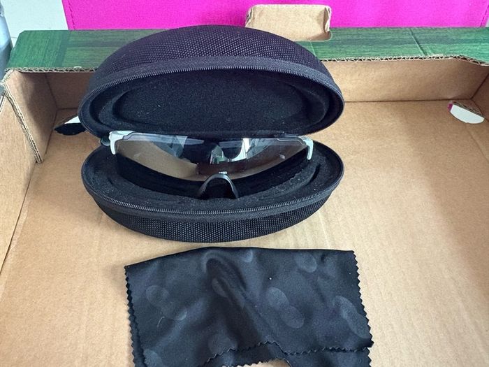 Oakley EVZERO racing glasses