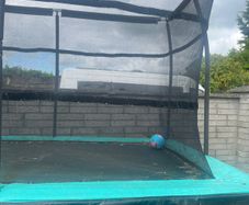 12ft Trampoline with ladder
