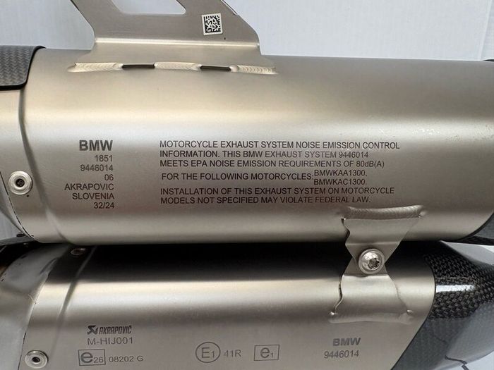 BMW R1300GS/GSA Akrapovic Double Silencer/Low Seat