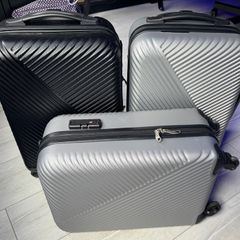 3 x wheeled cabin bags 52x34x20