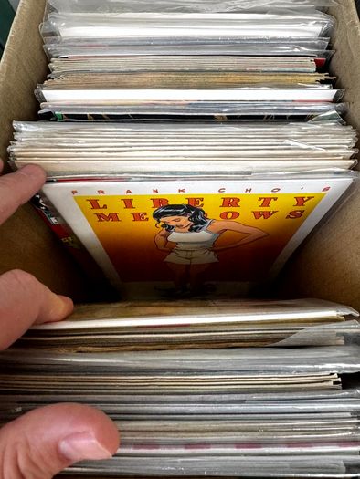 Marvel, DC & Indie Medium Comic Box w 180 comics for Sale