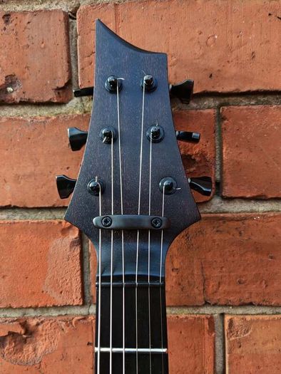 Hufschmid Tantalum Custom Masterbuilt Guitar w / Sidewynder Pickups (Delivery available)