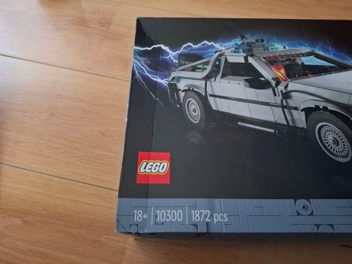 LEGO Icons 10300 Back to the Future Time Machine DeLorean