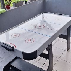 air hockey