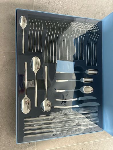 Newbridge silverware 44 piece cuttlery set