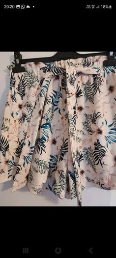 floral shorts