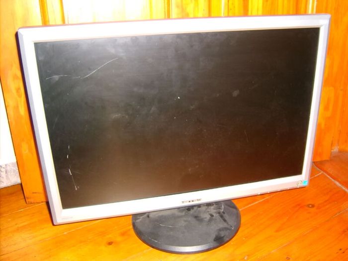 Hanns monitor
