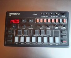 Roland Aira J-6