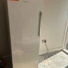 Tall freestanding freezer