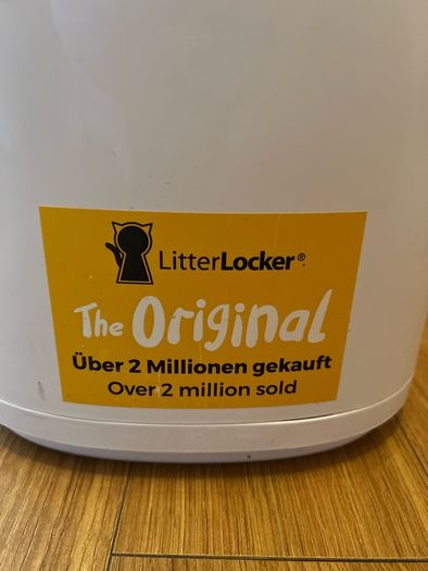 Cat litter locker