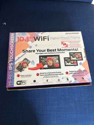 Digital photo frame