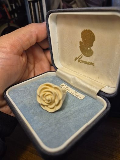 Plastic White Rose Ring