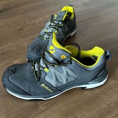 Safety shoes
