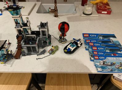 Rare Lego Retired set 60139 Prison Island