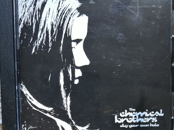 The Chemical Brothers - Dig Your Own Hole CD