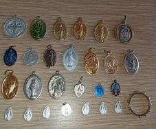St Francis of Assisi religious medal with Italian blessing on the back plus other religious medals