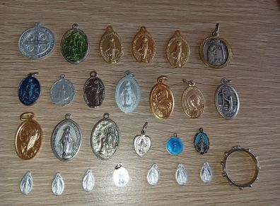 St Francis of Assisi religious medal with Italian blessing on the back plus other religious medals