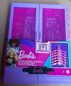 New - Barbie Ultimate Closet