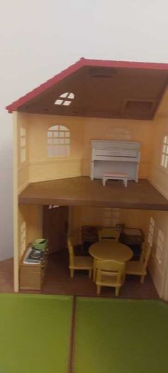 Sylvanian family cottage