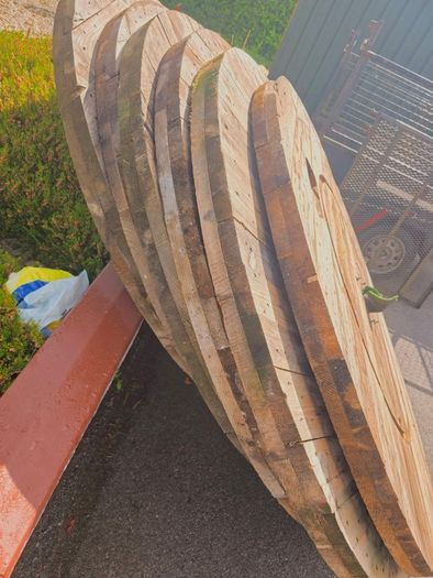 Very large wooden cable reel ends