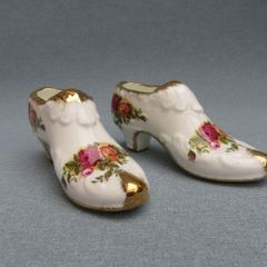 Vintage Royal Albert "Old Country Roses"  Shoes  Trinket Ornament Miniature