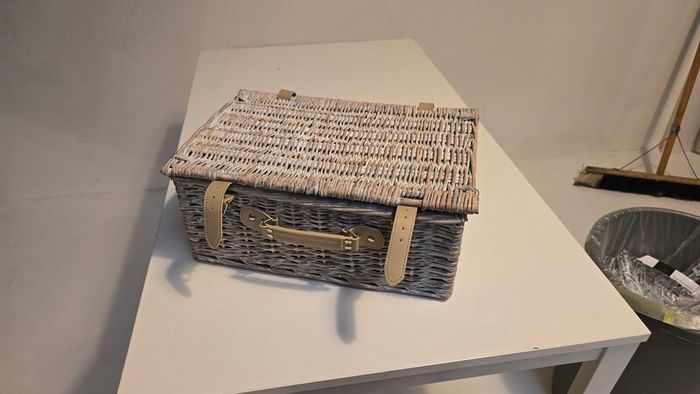 picnic basket