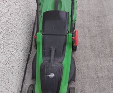 Electric lawnmower