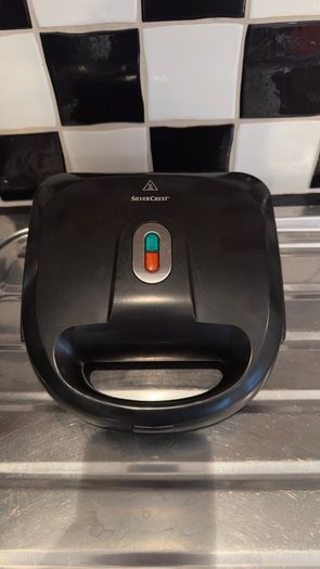 Sandwich toaster