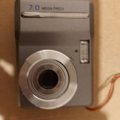 PENTAX 7 Megapixels Digital Camera, takes 2 AA Batterys, works fine, in very good cosmetic condition