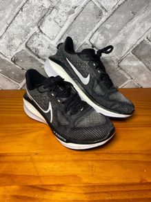 Nike Vomero 17 ZoomX Ladies Gym Running Trainers UK4 EUR37.5 Black/White
