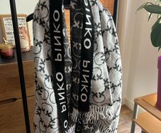 Pinko logo stole